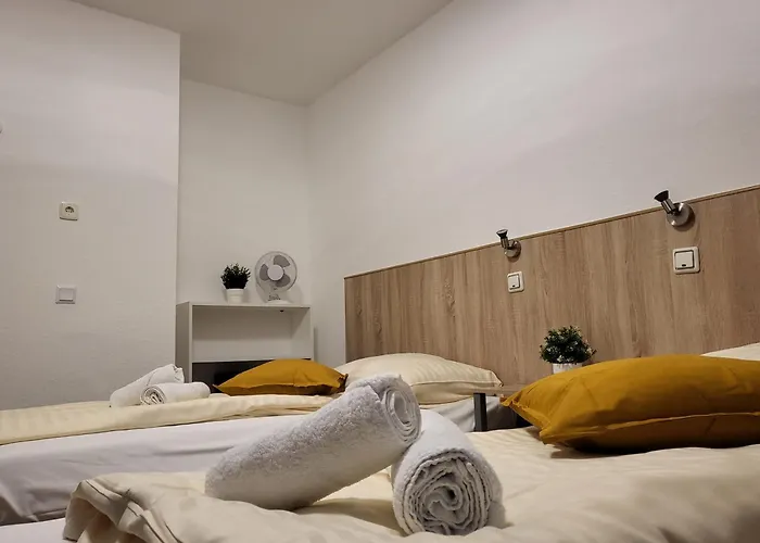 Hotel Mettmann 3* מטמן