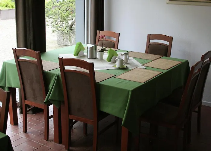 Hotel Mettmann מלון 3*